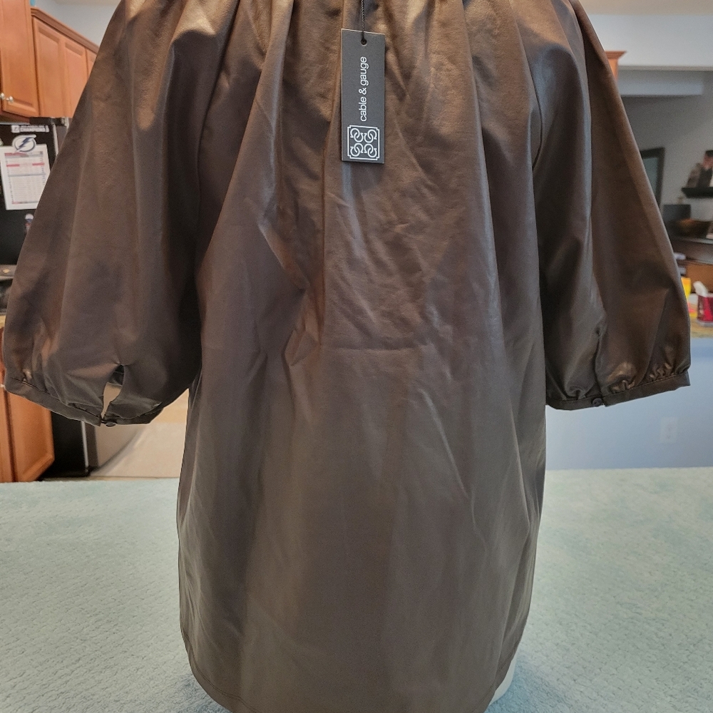 NEW CABLE & GAUGE  WOMENS SHORT SLEEVE FAUX LEATHER BROWN TOP-NWT - Picture 12 of 13
